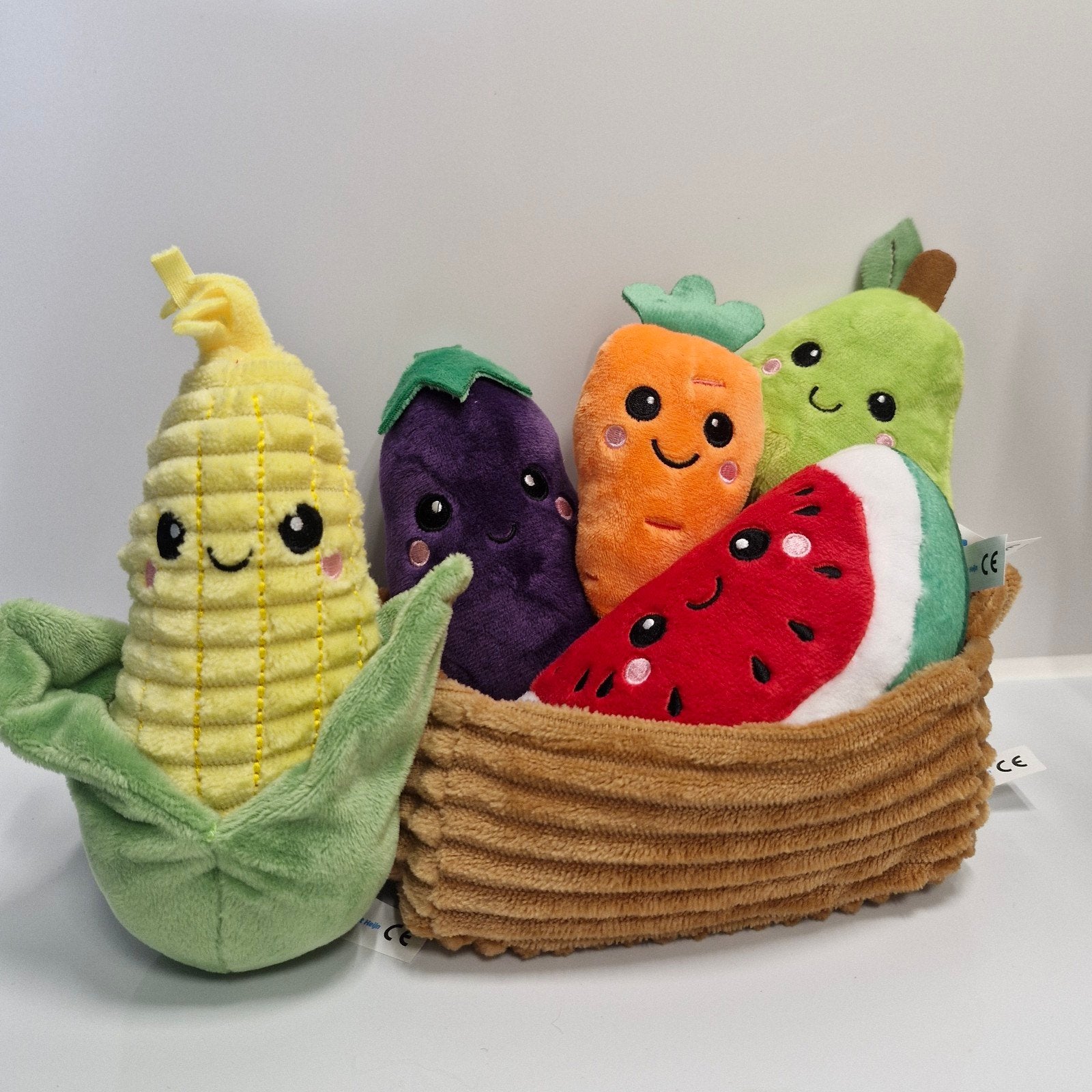 Nieuwe knuffels: groenten en fruit in mandje - sinterklaas, Ophalen of Verzenden, Nieuw, Meerkleurig, Overige typen