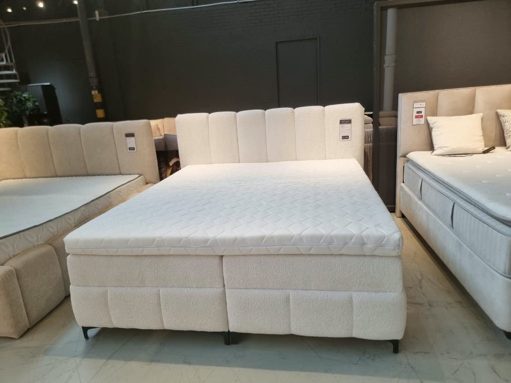 Foto 2 van Direct ophalen | Boxspring met opbergruimte + gratis topper