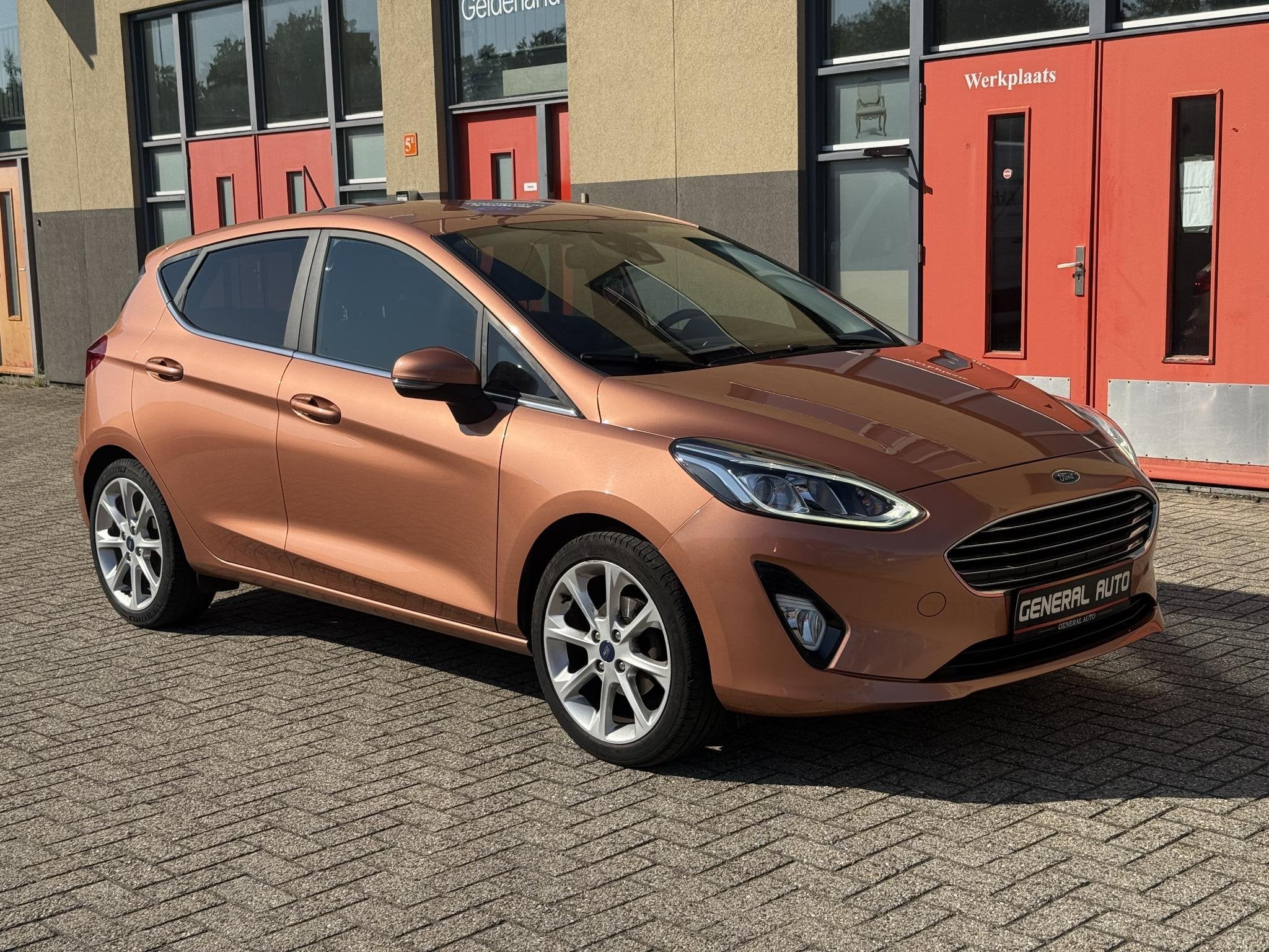 Ford Fiesta 1.1 EcoBoost Titanium Rose Gold,LED, Navi, CarPl, Voorwielaandrijving, Gebruikt, Overige kleuren, 23 km/l