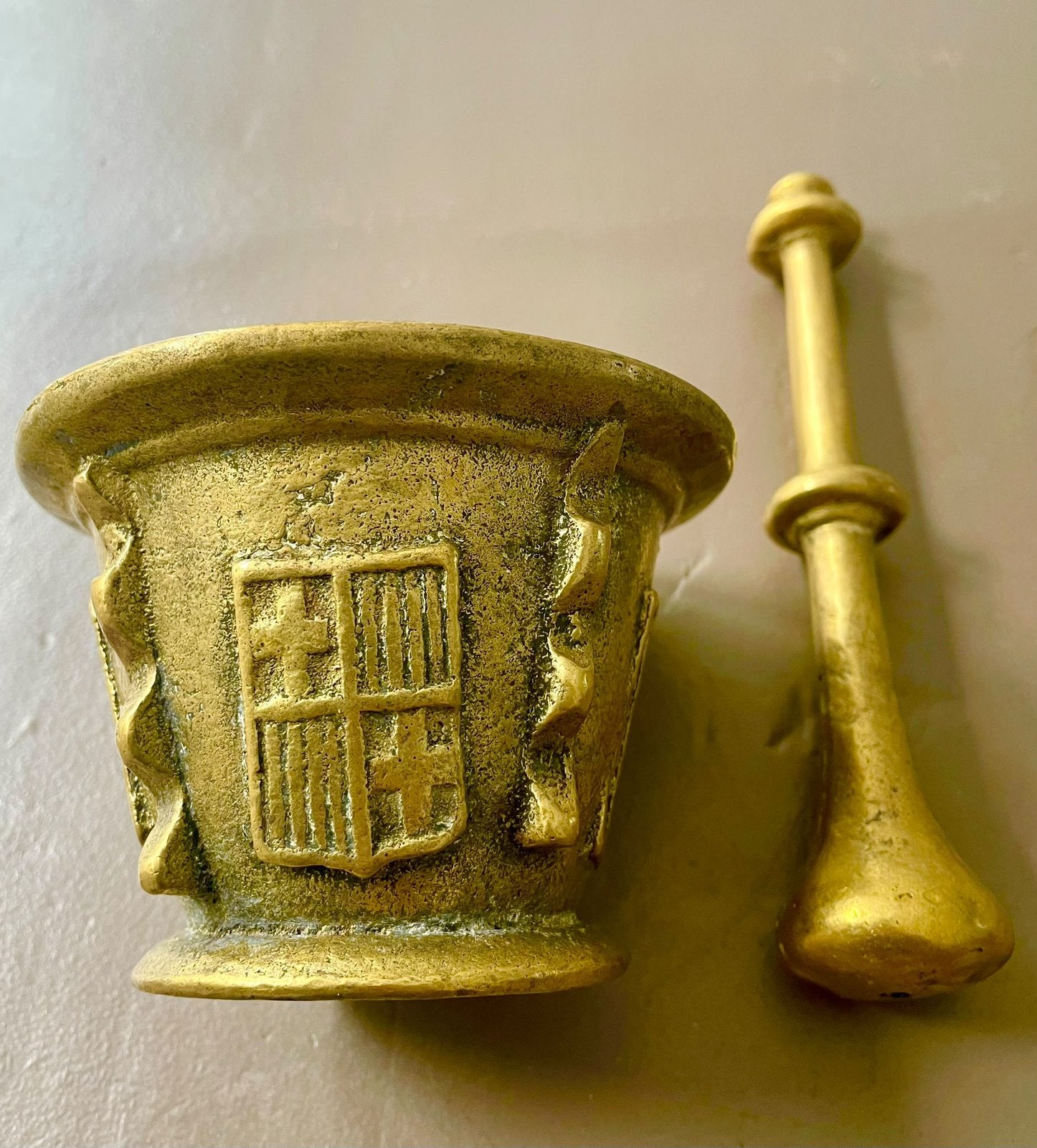 1910 Barcelona, ​​Spanje,toont een antieke,vijzel en stamper, Ophalen of Verzenden