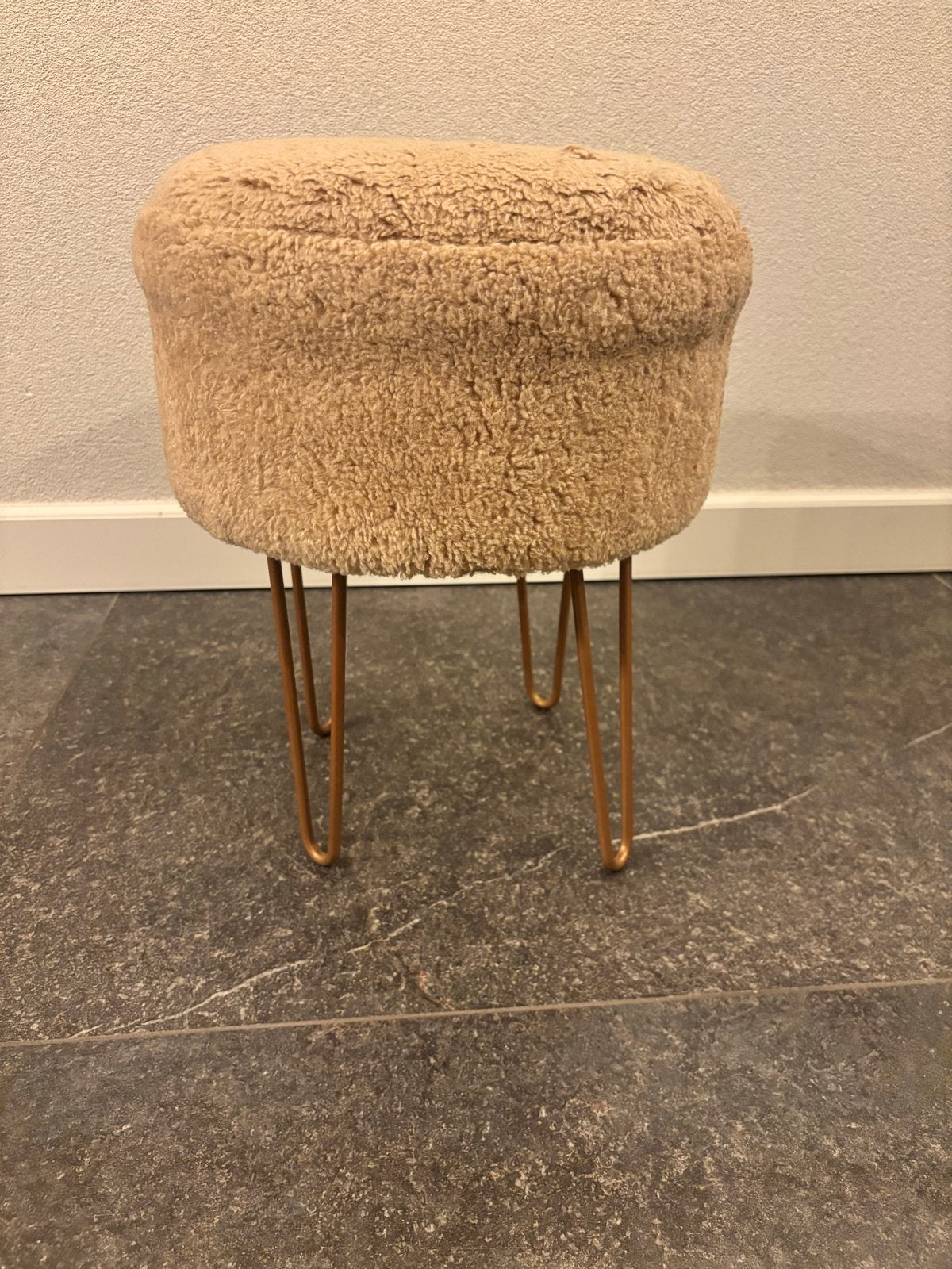 Teddy Bouclé kruk met gouden pootjes - Zo goed als nieuw, Ophalen, Zo goed als nieuw, Overige materialen