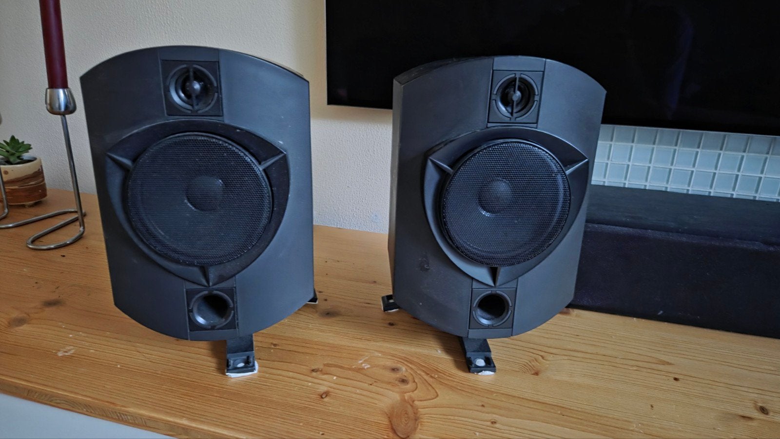 B&W Rock Solid Monitor 2x Dolby Atmos, Ophalen, Gebruikt, 60 tot 120 watt, Bowers & Wilkins (B&W)