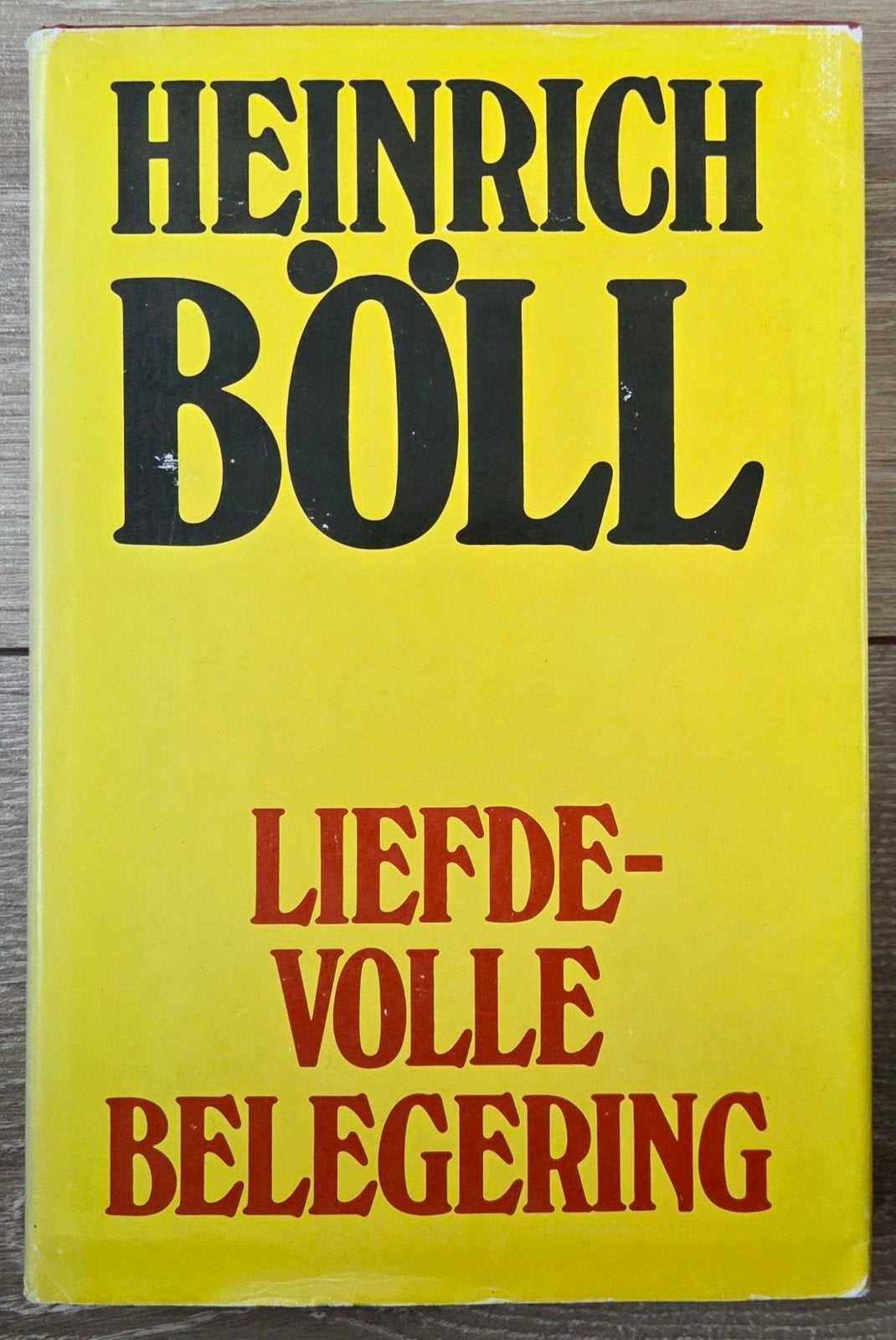 Heinrich Böll - Liefdevolle belegering, Boeken, Ophalen of Verzenden, Zo goed als nieuw, Heinrich Böll