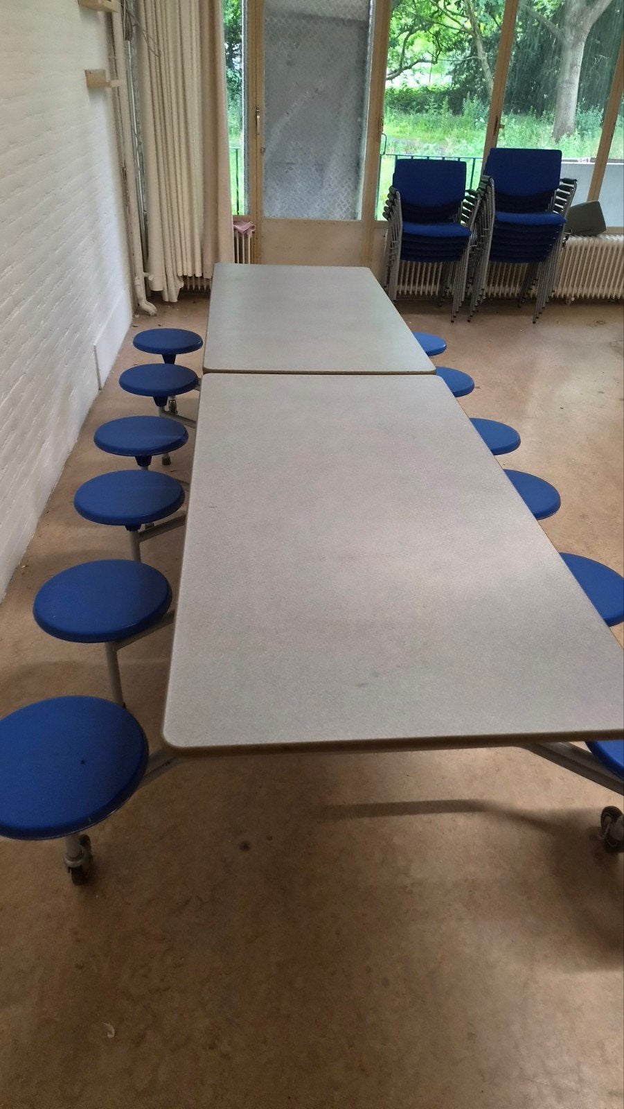 Sico vouwbare tafel met 12 krukjes voor peuterspeelzaal, Ophalen