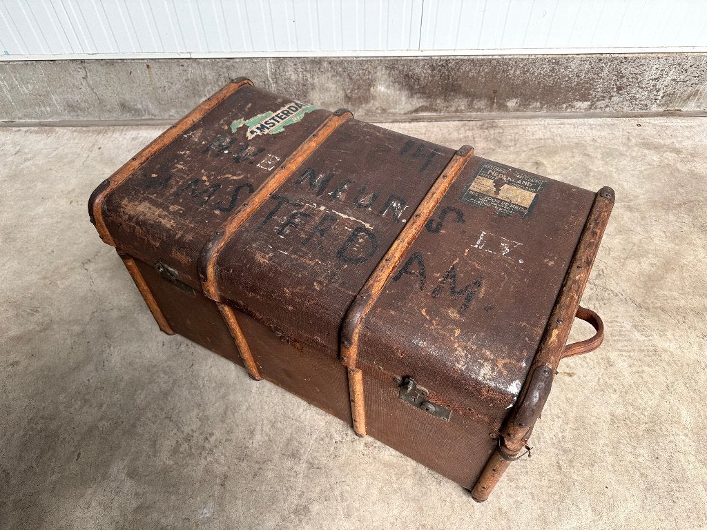 SALONTAFEL antieke HUTKOFFER met labels Amsterdam Stoomvaart, Ophalen of Verzenden