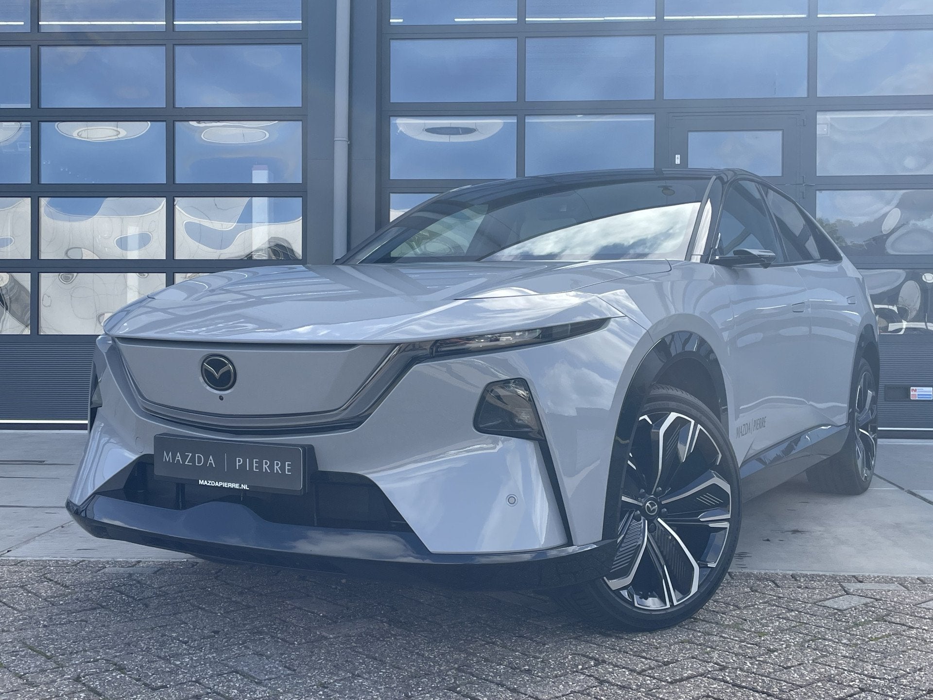Mazda CX-6e Takumi Plus 78 kWh NAVI | APPLE CARPLAY / ANDROI, Auto's, Automaat, Dealer onderhouden, Achterwielaandrijving, 6e