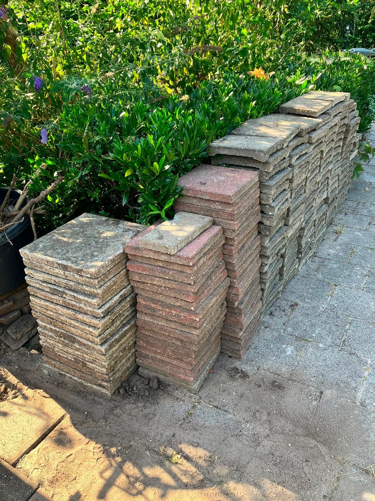 Gratis stoeptegels voor tuin of pad, Doe-het-zelf en Verbouw, Tegels, Ophalen, Overige materialen, Gebruikt, 60 cm of meer