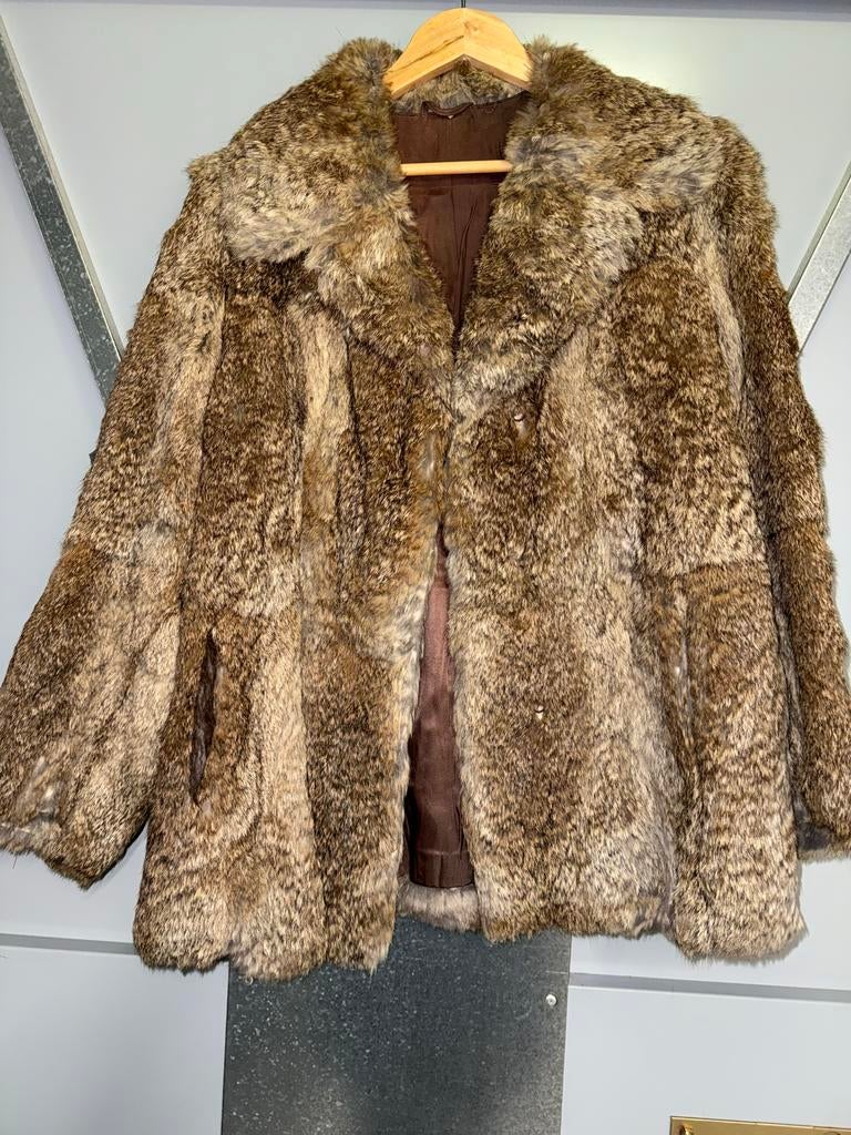 Middellange Echte Bontjas - Elegant en Warm, Ophalen of Verzenden, Gedragen, Maat 42/44 (L), Bruin
