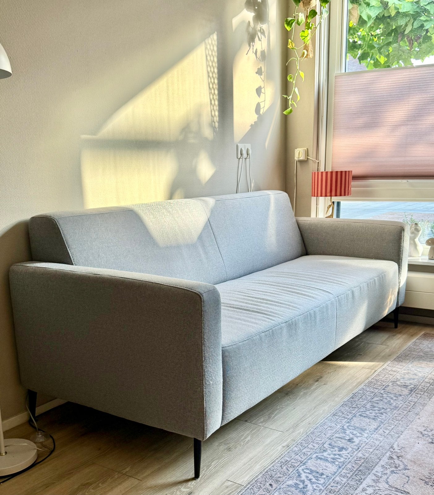 ***Gratis*** Grijze bank, Ophalen, Gebruikt, Tweepersoons, 75 tot 100 cm