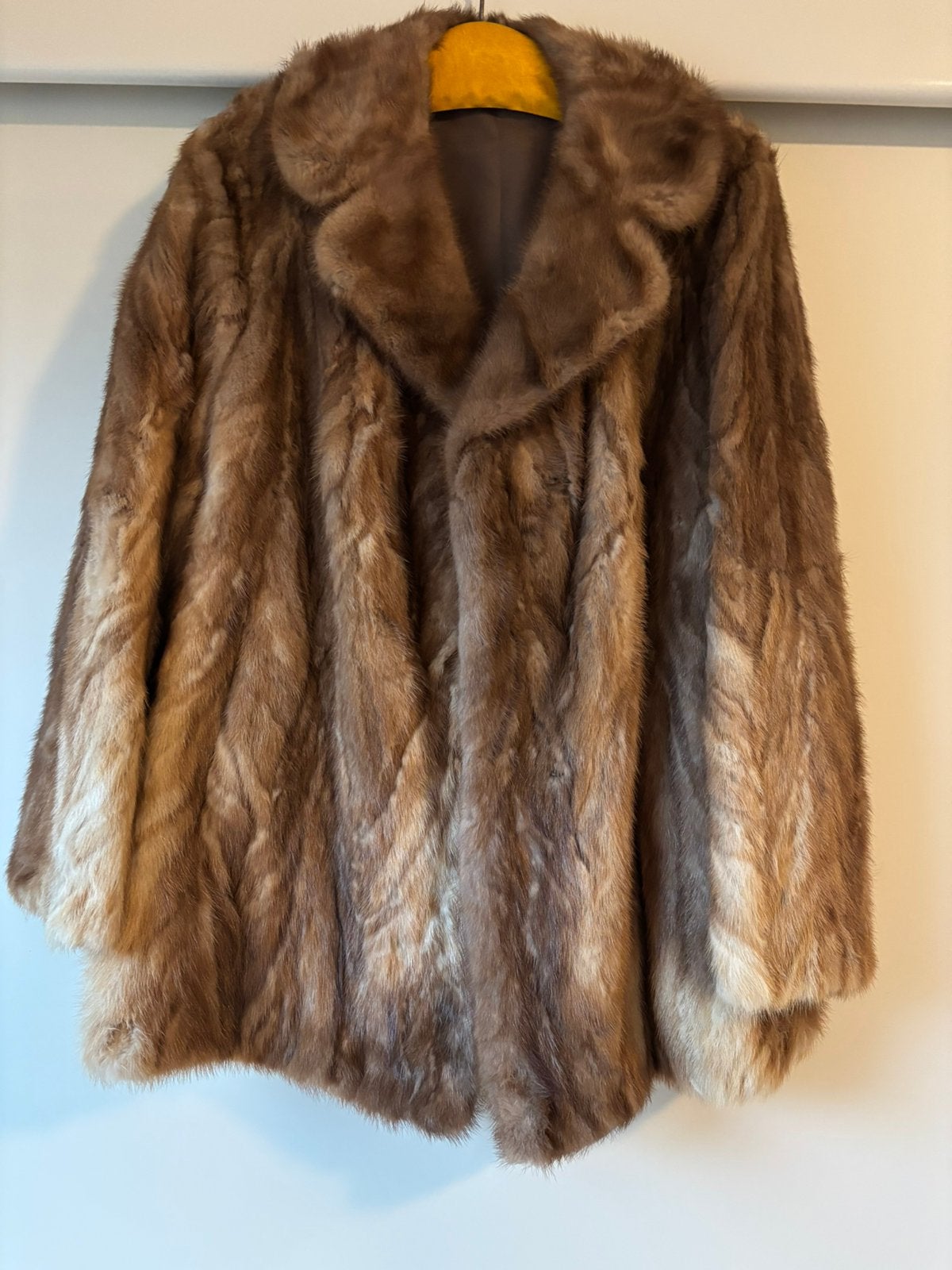 Nerts korte bontjas bruin/beige, Ophalen, Zo goed als nieuw, Maat 46/48 (XL) of groter, Bruin