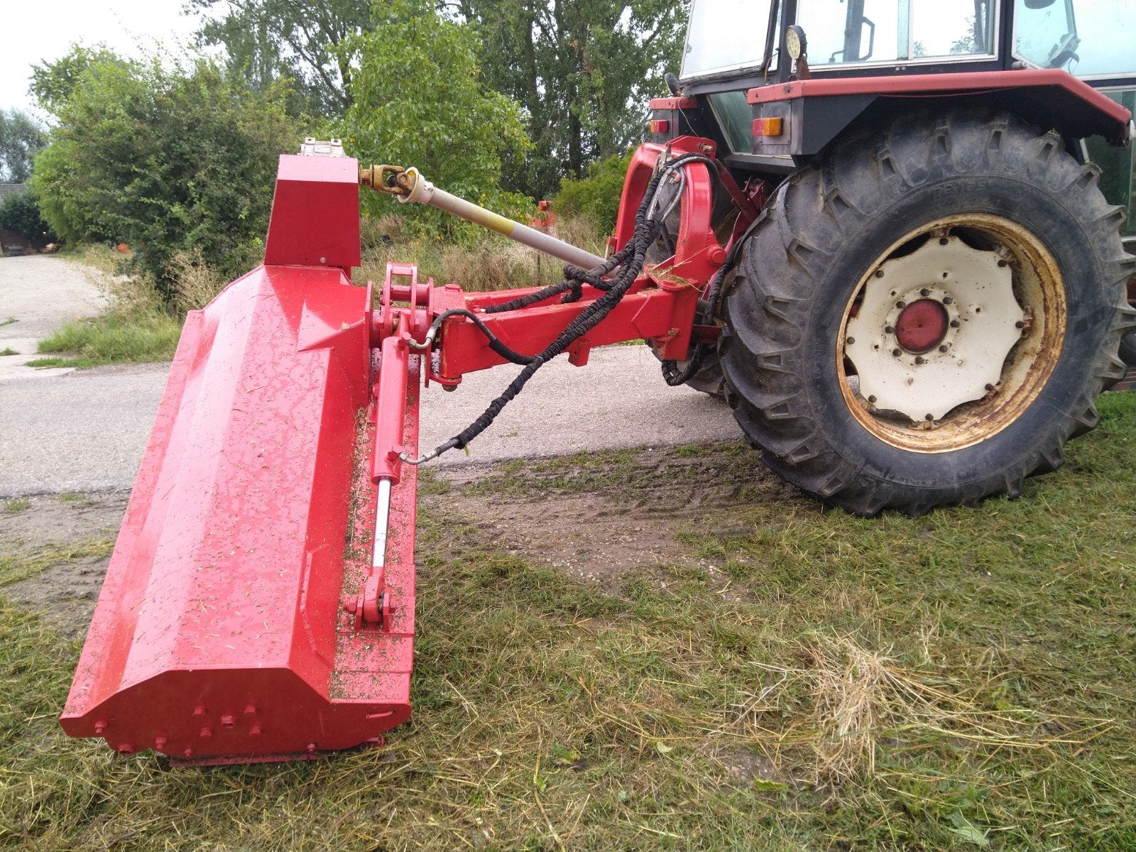 Klepelmaaier, Ophalen