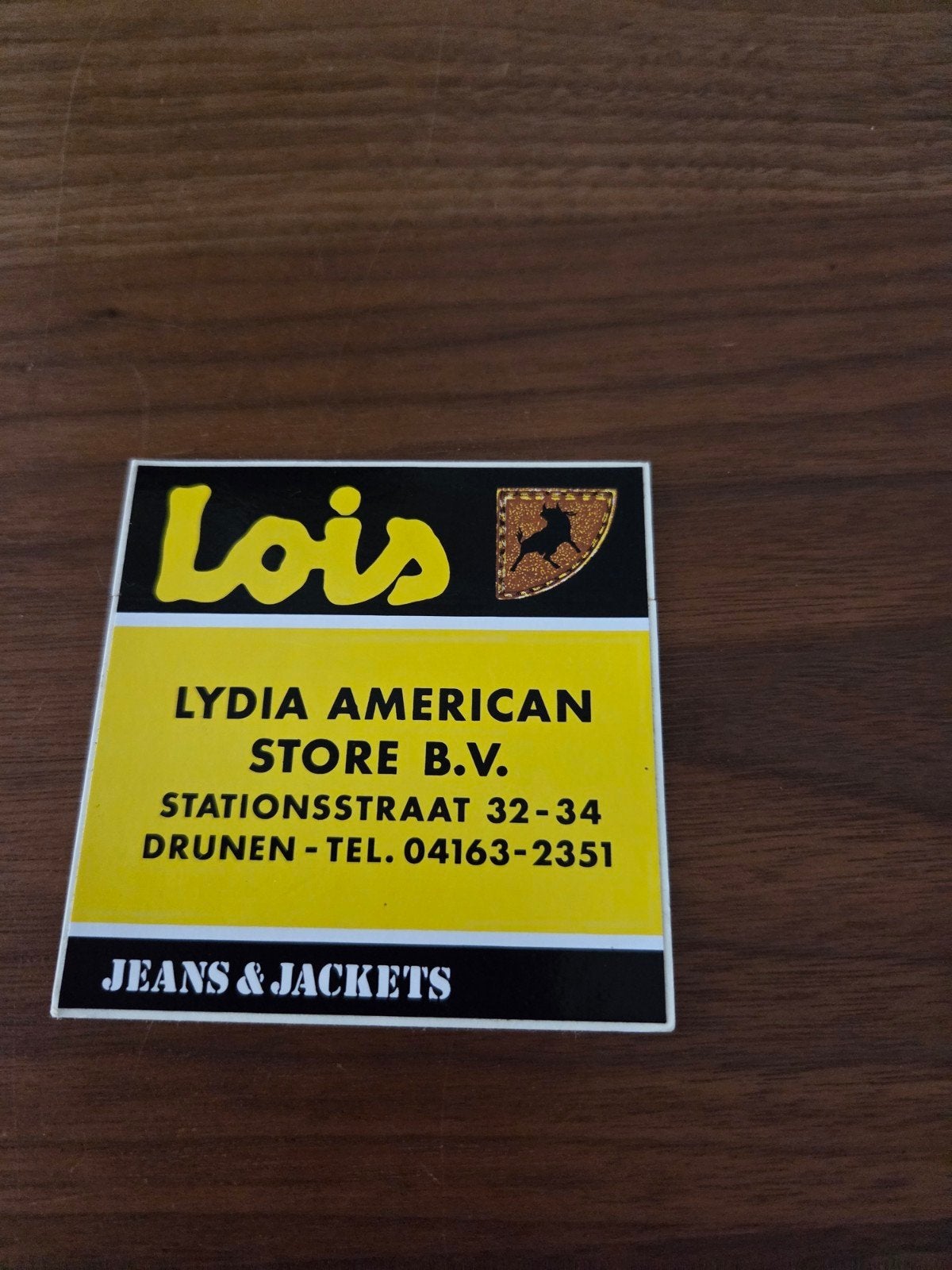 12091 Vintage Lois Jeans Sticker - Lydia American Store Drun, Verzamelen, Ophalen of Verzenden
