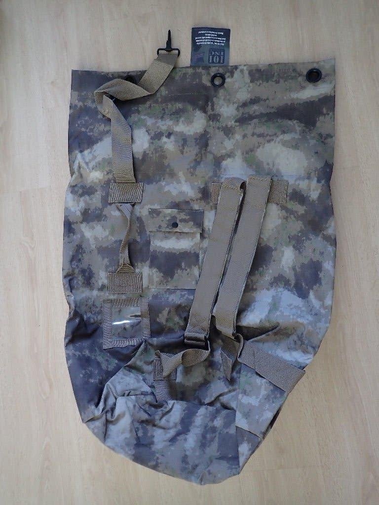 101INC 80l 6-rings camo duffel/plunje rugtas, 25 tot 40 cm, Nieuw, 60 cm of meer, Ophalen