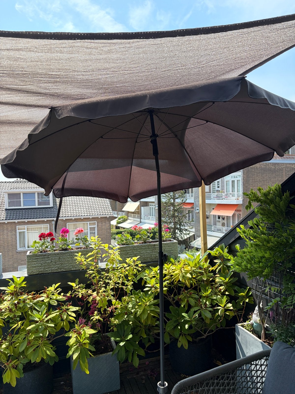 Grijze parasol met voet, diameter 185cm, Ophalen, Gebruikt, 1 tot 2 meter, Stokparasol