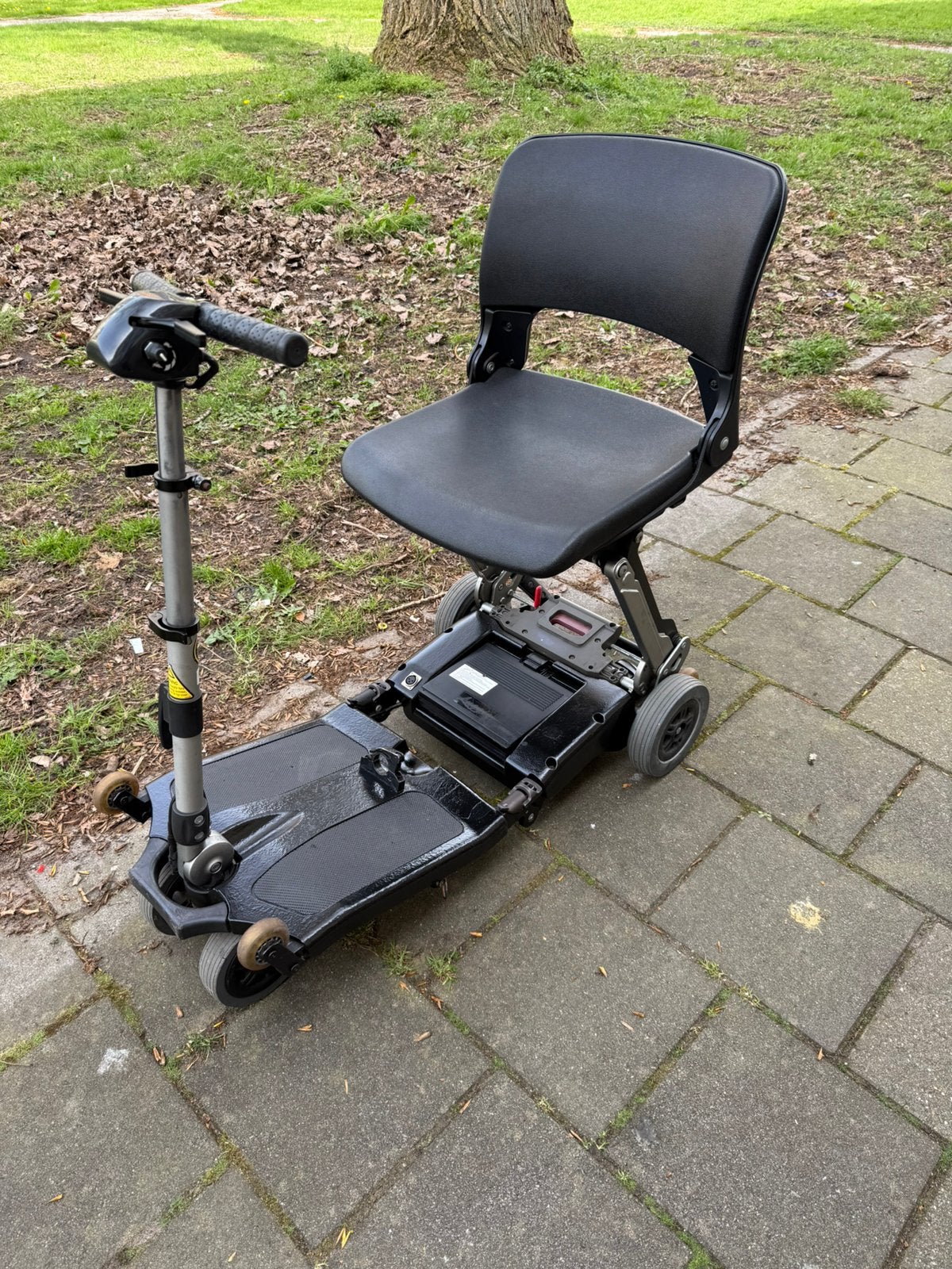 Mango luggie SUPER opvouwbare scootmobiel geschikt tot 164kg, Ophalen, Inklapbaar, Zo goed als nieuw, Elektrische rolstoel