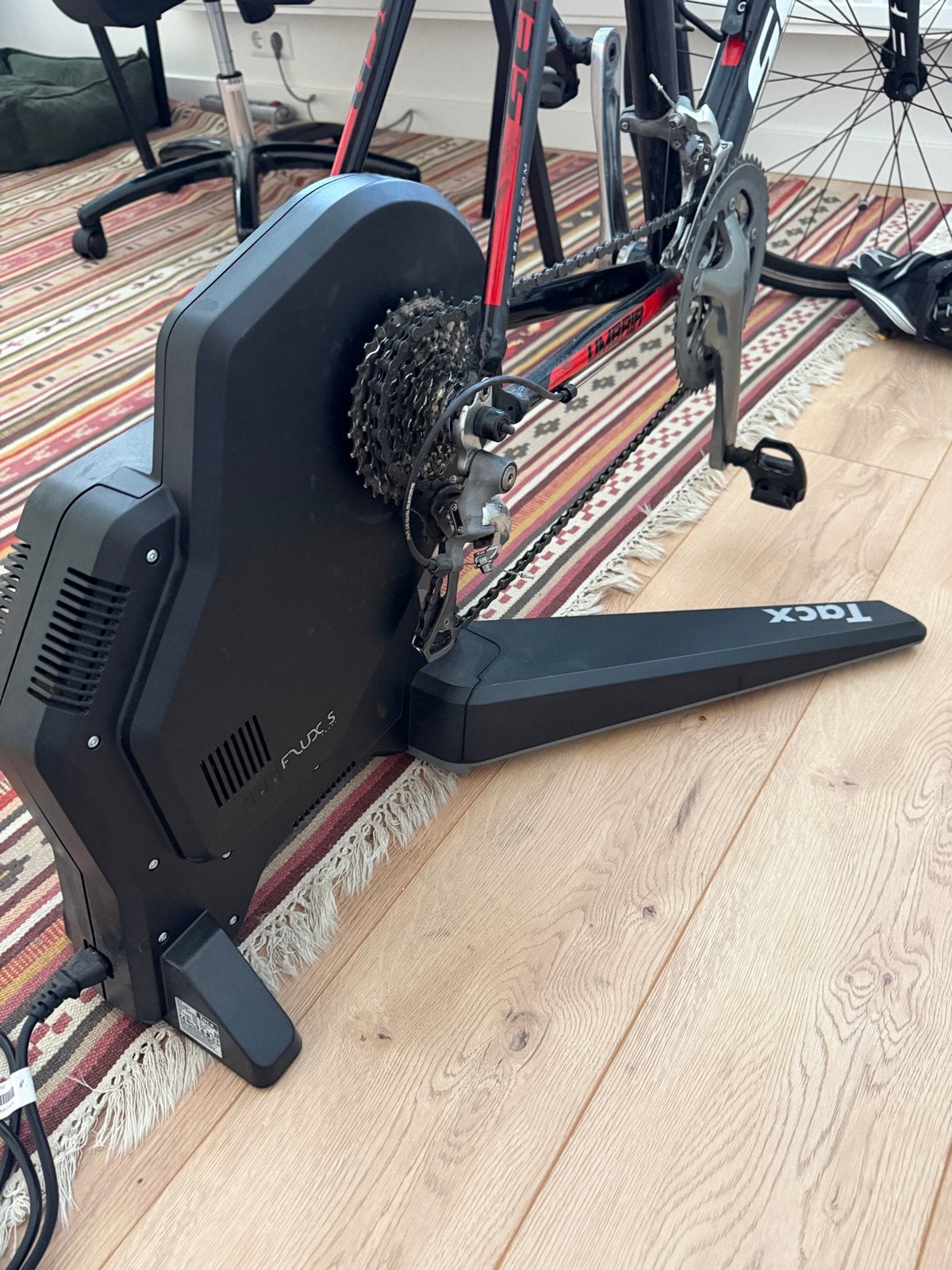Tacx Flux S Smart Fietstrainer met Shimano HG400 Cassette, Sport en Fitness, Ophalen, Zo goed als nieuw, Overige typen