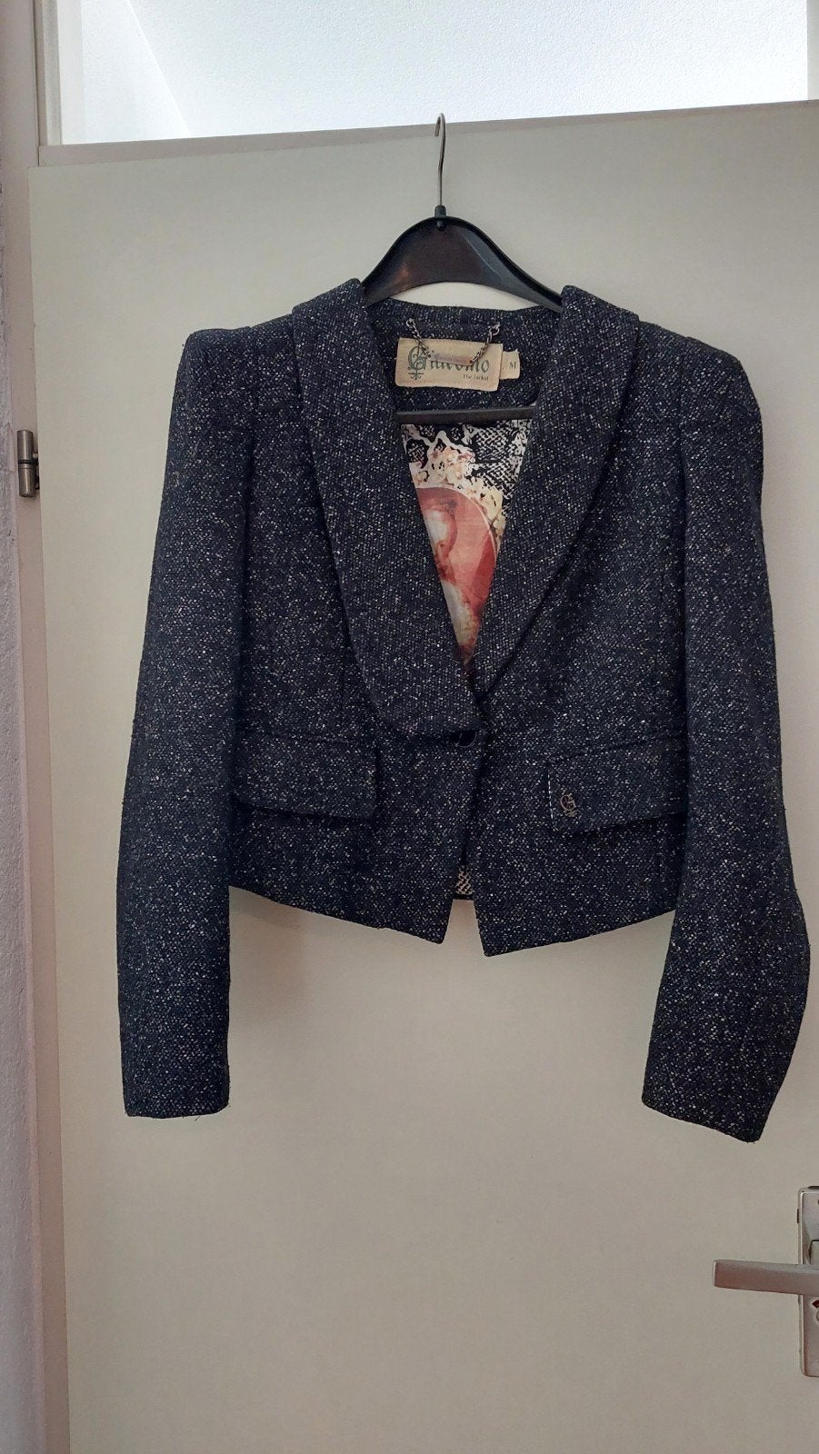 Giacomo The Jacket cropped tweed blazer met fotoprint, Maat 38/40 (M), Giacomo, The Jacket, Zwart, Ophalen of Verzenden