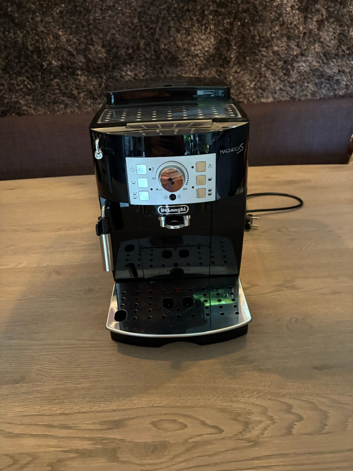 DeLonghi Magnifica S koffiezetapparaat - Zo goed als nieuw