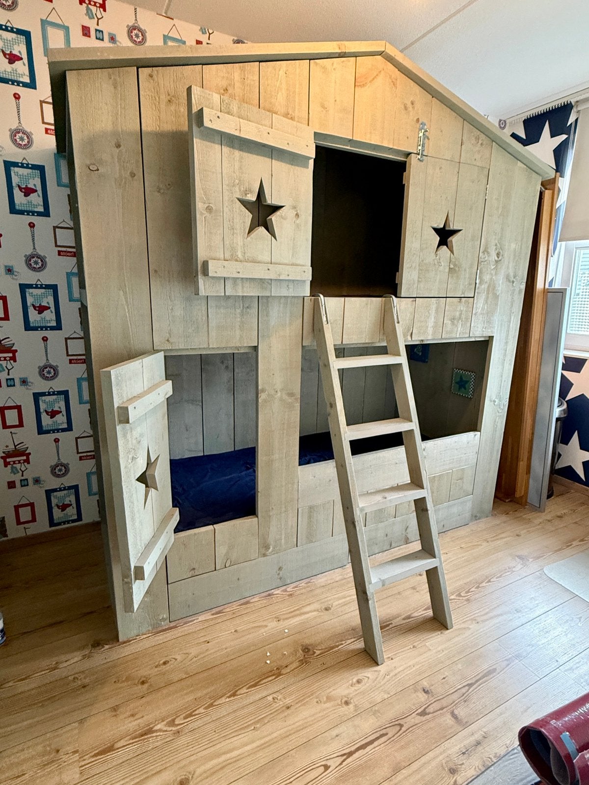 Knus stapelbed., Ophalen, Zo goed als nieuw, Stapelbed