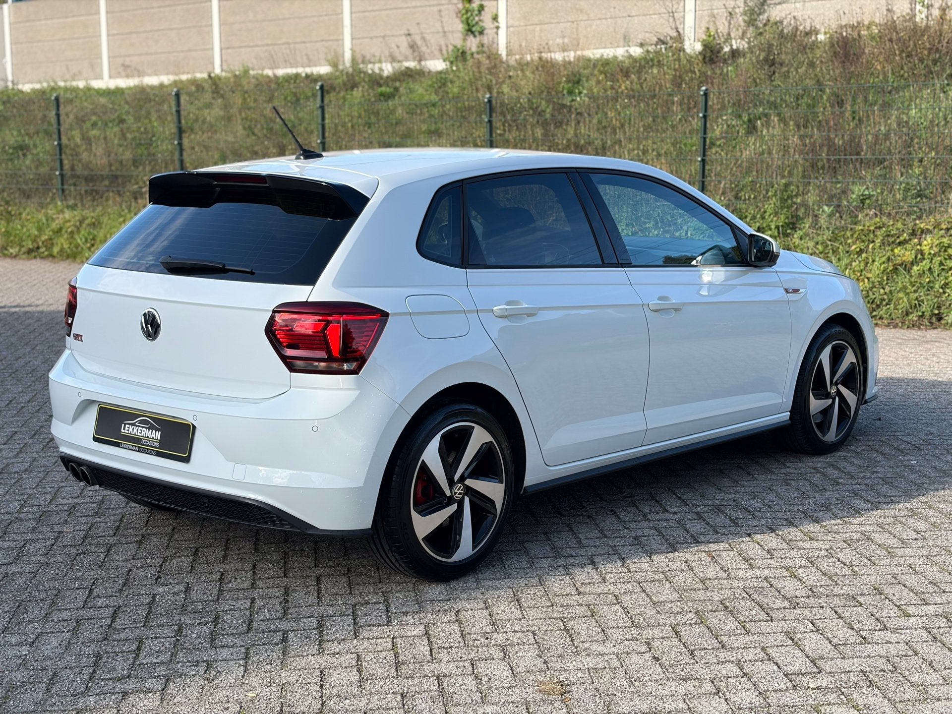 Volkswagen Polo 2.0 TSI GTI DSG I PDC I CARPLAY I NAVI I STO, Gebruikt, 1984 cc, Wit, Origineel Nederlands