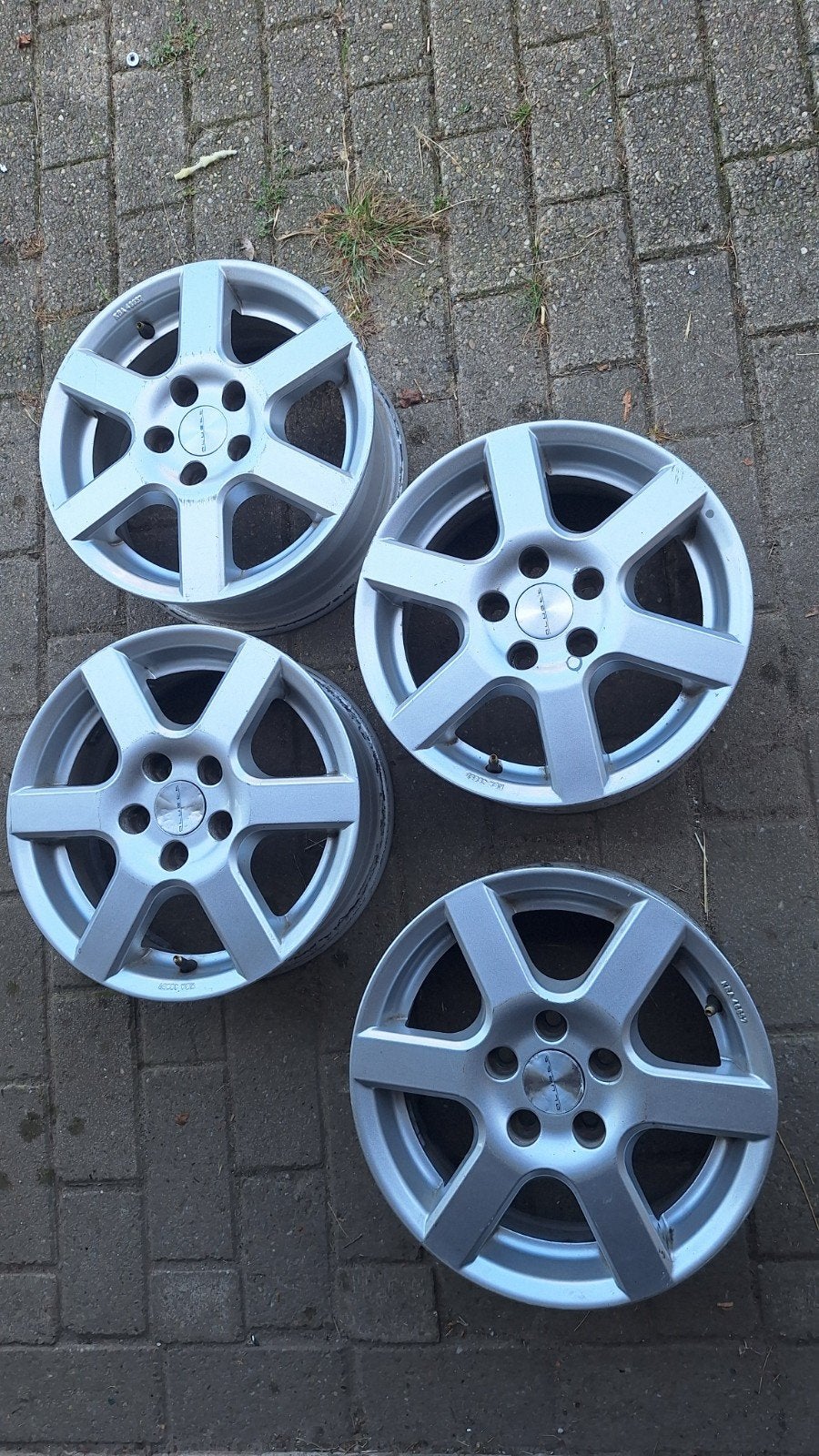 4x Alutec lichtmetalen velgen incl. bouten (KBA 46687), Auto-onderdelen, Ophalen, 14 inch, Gebruikt, Velg(en)