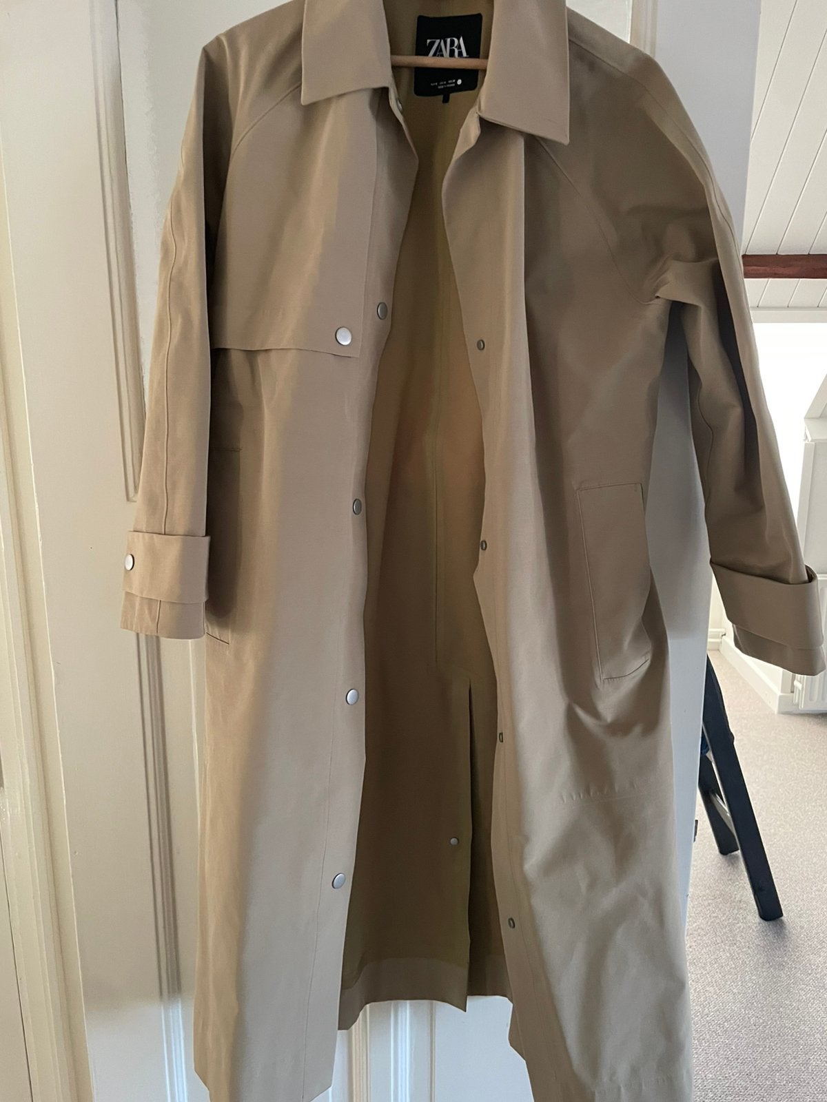 Zara: regenjas, trenchcoat ZGAN maat 38/M, Ophalen of Verzenden, Zo goed als nieuw, Beige