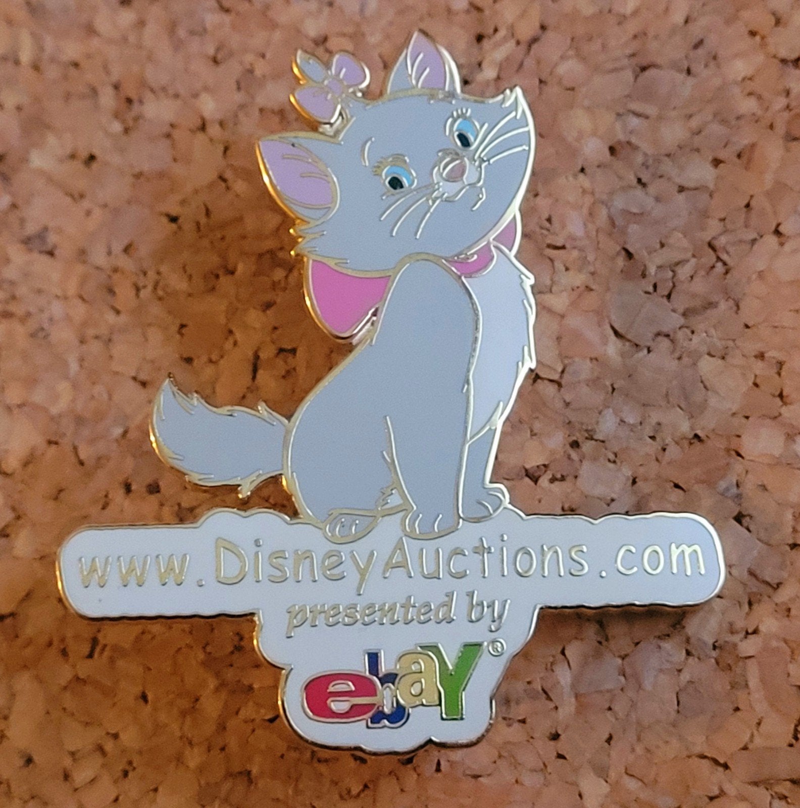 LE speciale uitgave Disney Auctions eBay pin Marie Aristocat, Verzenden, Overige figuren, Zo goed als nieuw, Overige typen