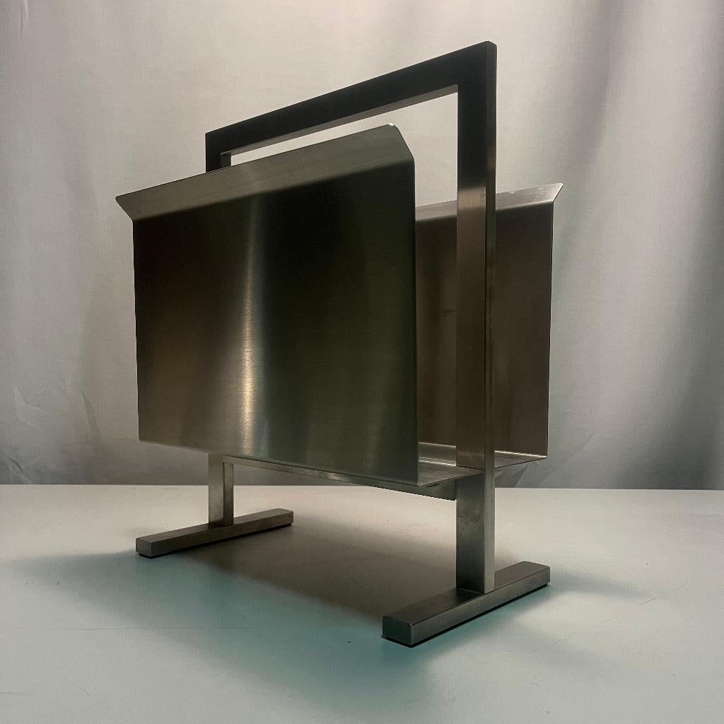 Modern design rvs krantenrek door Zack, Huis en Inrichting, Woonaccessoires | Krantenbakken en Lectuurbakken, RVS, Krantenrek