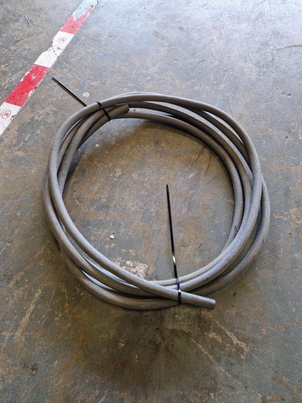 7 meter grondkabel, Doe-het-zelf en Verbouw, Elektra en Kabels, Ophalen of Verzenden, Gebruikt, Kabel of Snoer