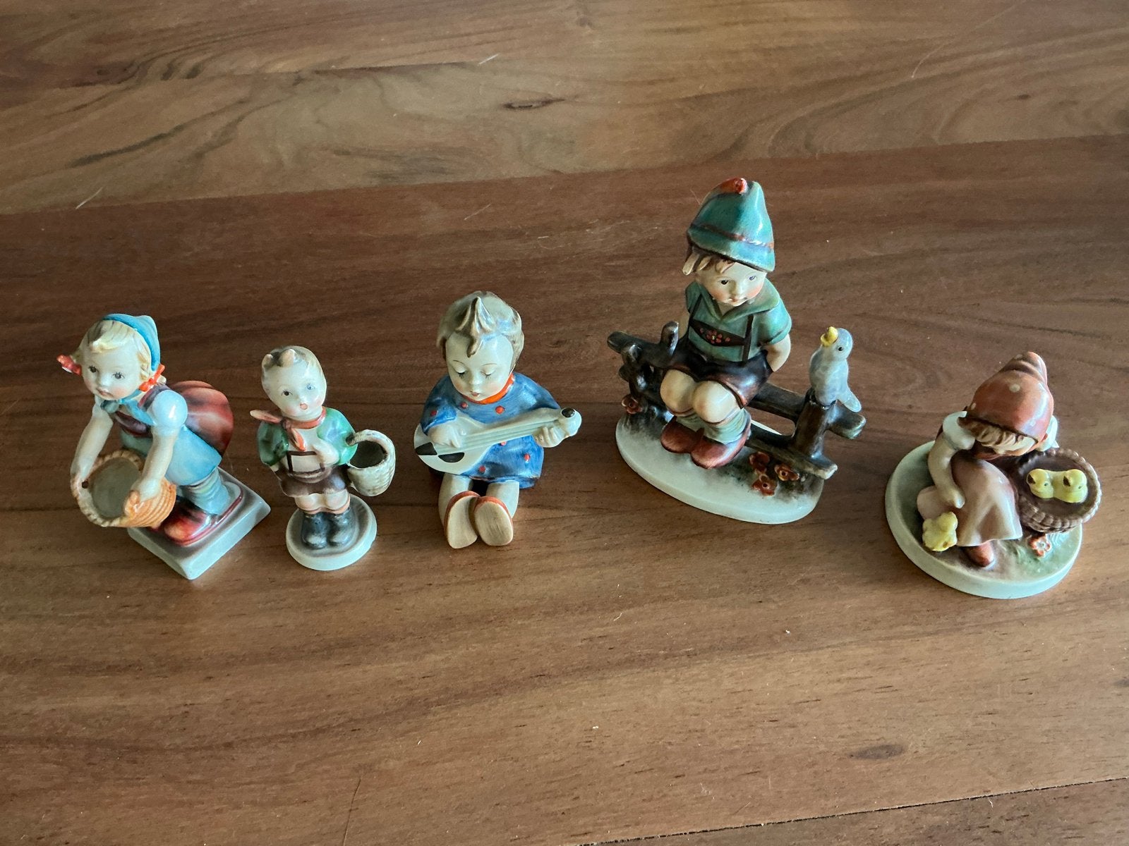 Set van 5 Hummel beeldjes - Diverse taferelen, Ophalen of Verzenden, Gebruikt, Hummel