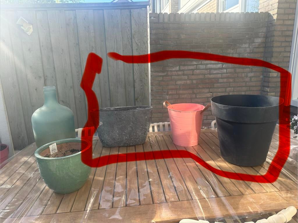 Gratis!!, Tuin en Terras, Bloempotten, Ophalen, Kunststof, Rond, Zo goed als nieuw