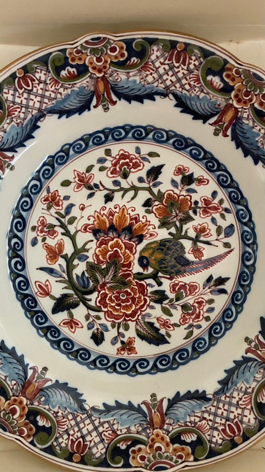 Antiek Makkum Wandbord - Handgeschilderd met Vogel en Bloeme, Ophalen