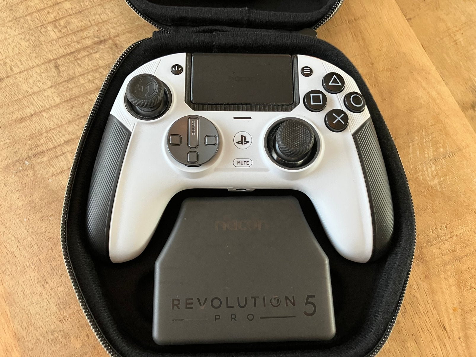 Nacon Revolution 5 Pro Controller, Ophalen, Zo goed als nieuw, Controller