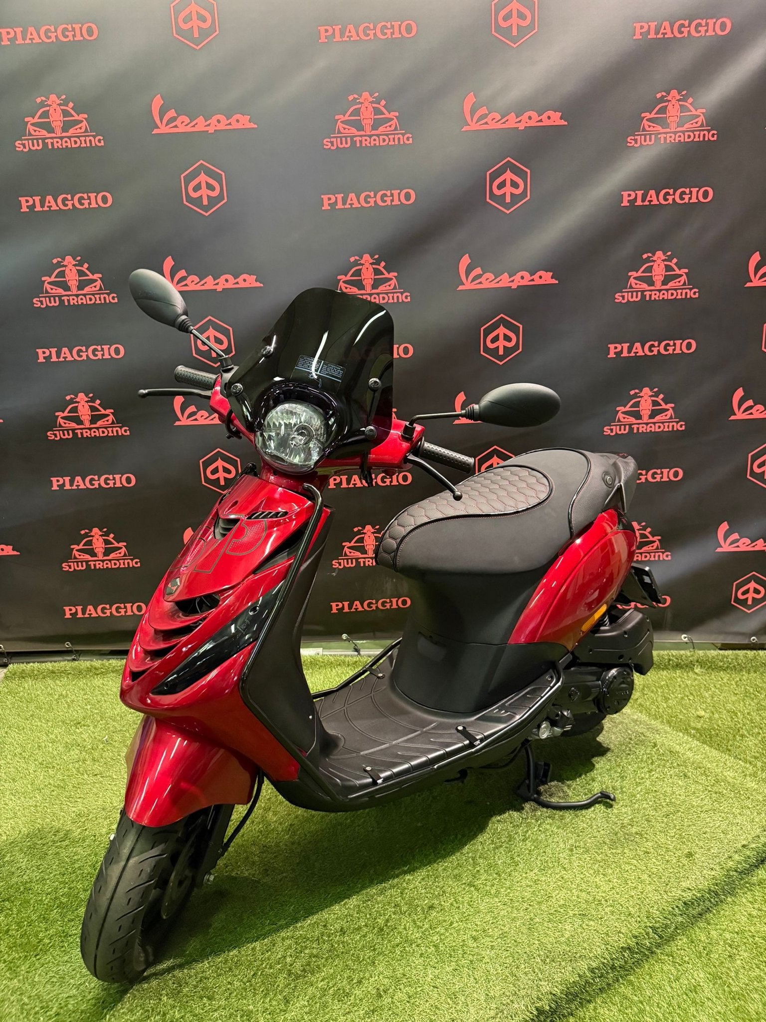 Piaggio Zip 2020 Brom! SP Candy Red / RS Zadel / Garantie!, Fietsen en Brommers, Scooters | Piaggio, Ophalen of Verzenden, Zip