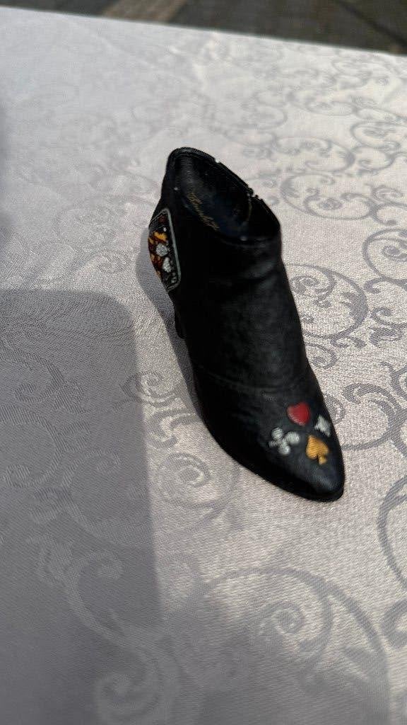 Just the Right Shoe – Queen of Hearts #25325, Verzamelen, Ophalen of Verzenden, Zo goed als nieuw
