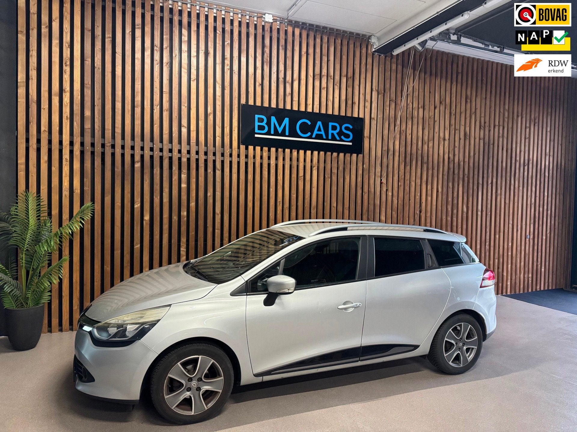 Renault Clio Estate 0.9 TCe Expression Airco, Navigatie, Led, Voorwielaandrijving, Electronic Stability Program (ESP), Origineel Nederlands