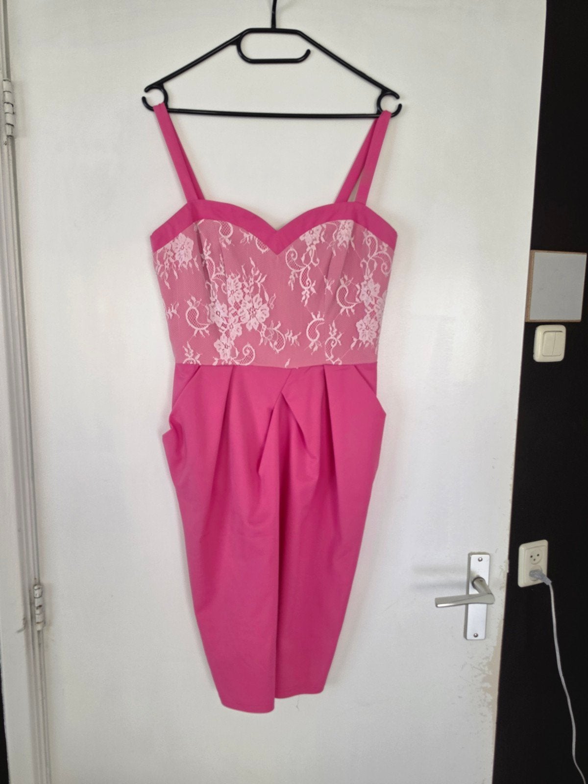 Paper Dolls roze jurk met kant - Maat 38/40 (M), Kleding | Dames, Maat 38/40 (M), Ophalen of Verzenden, Zo goed als nieuw, Roze
