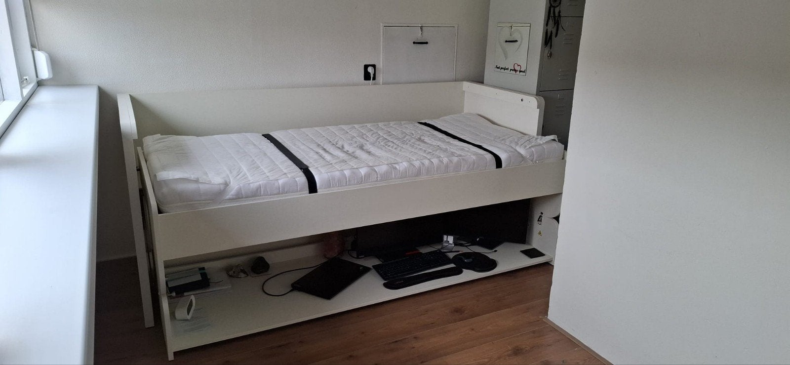 Bureau-bed Denver wit, zo goed als nieuw, incl. matras, Ophalen, 100 cm, Eenpersoons, Zo goed als nieuw
