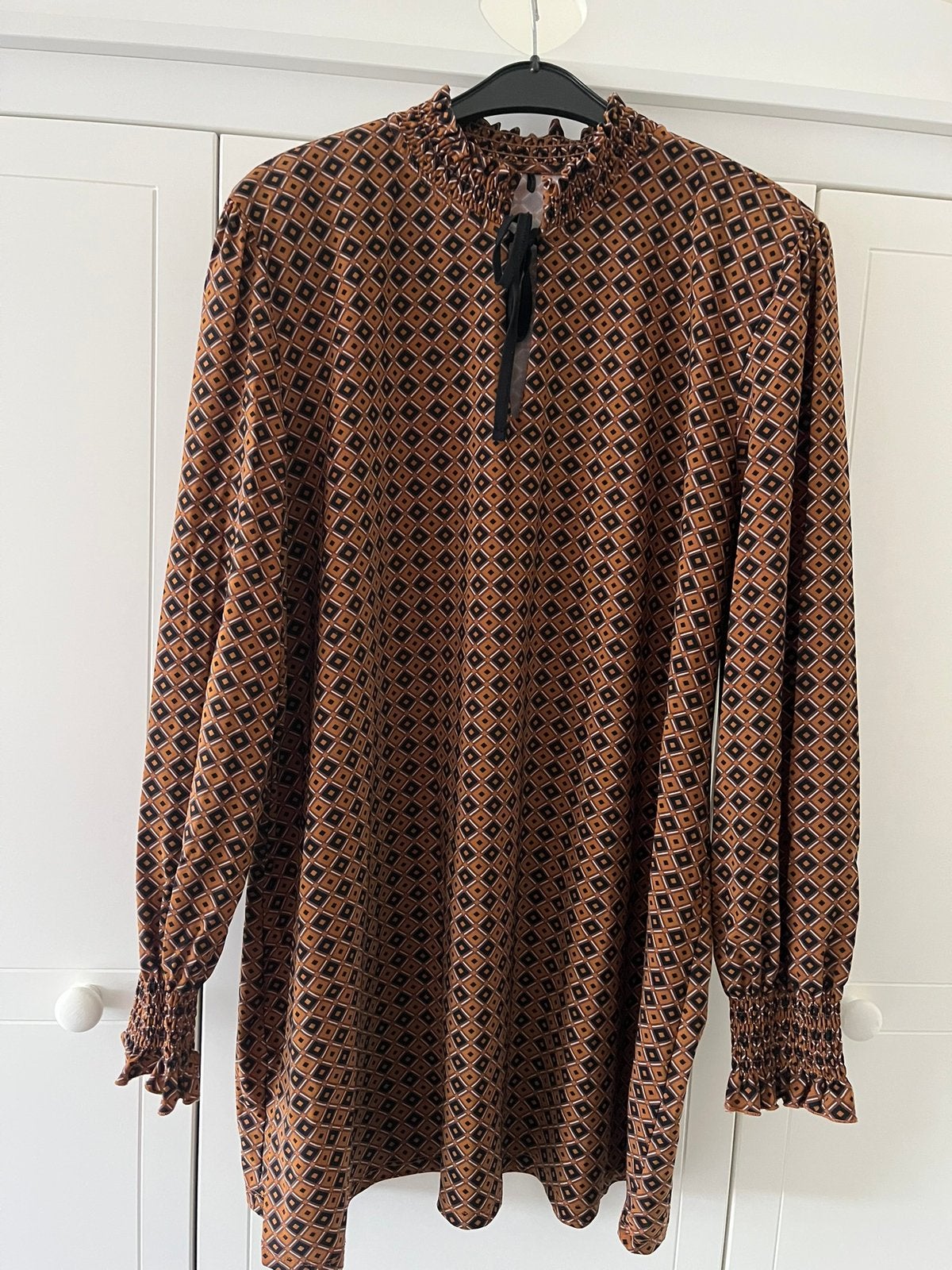 Dames tuniek shirt A-lijn travelstof bruin Plusbasics mt 48, Ophalen of Verzenden, Zo goed als nieuw, Maat 46/48 (XL) of groter