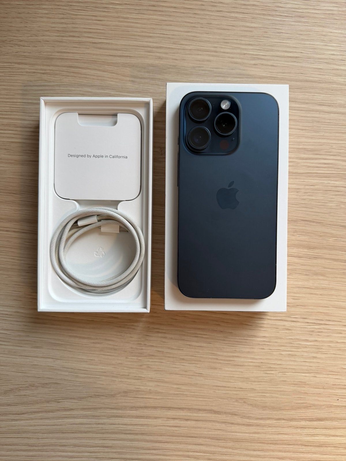iPhone 15 Pro 128GB Blauw Titanium – Doos + Lader