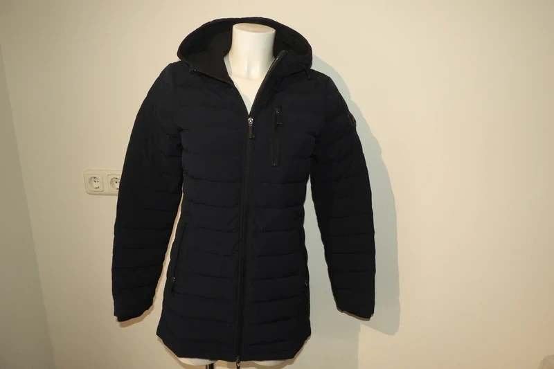 Moose Knuckles donker blauwe jas mooie pasvorm label mouw S