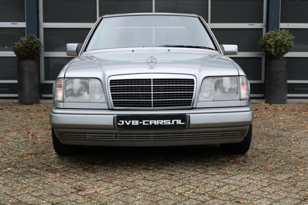 Mercedes-Benz E420 (W124) 200 - 500 serie, Auto's, Mercedes-Benz, Achterwielaandrijving, Gebruikt, 8 cilinders, Bedrijf