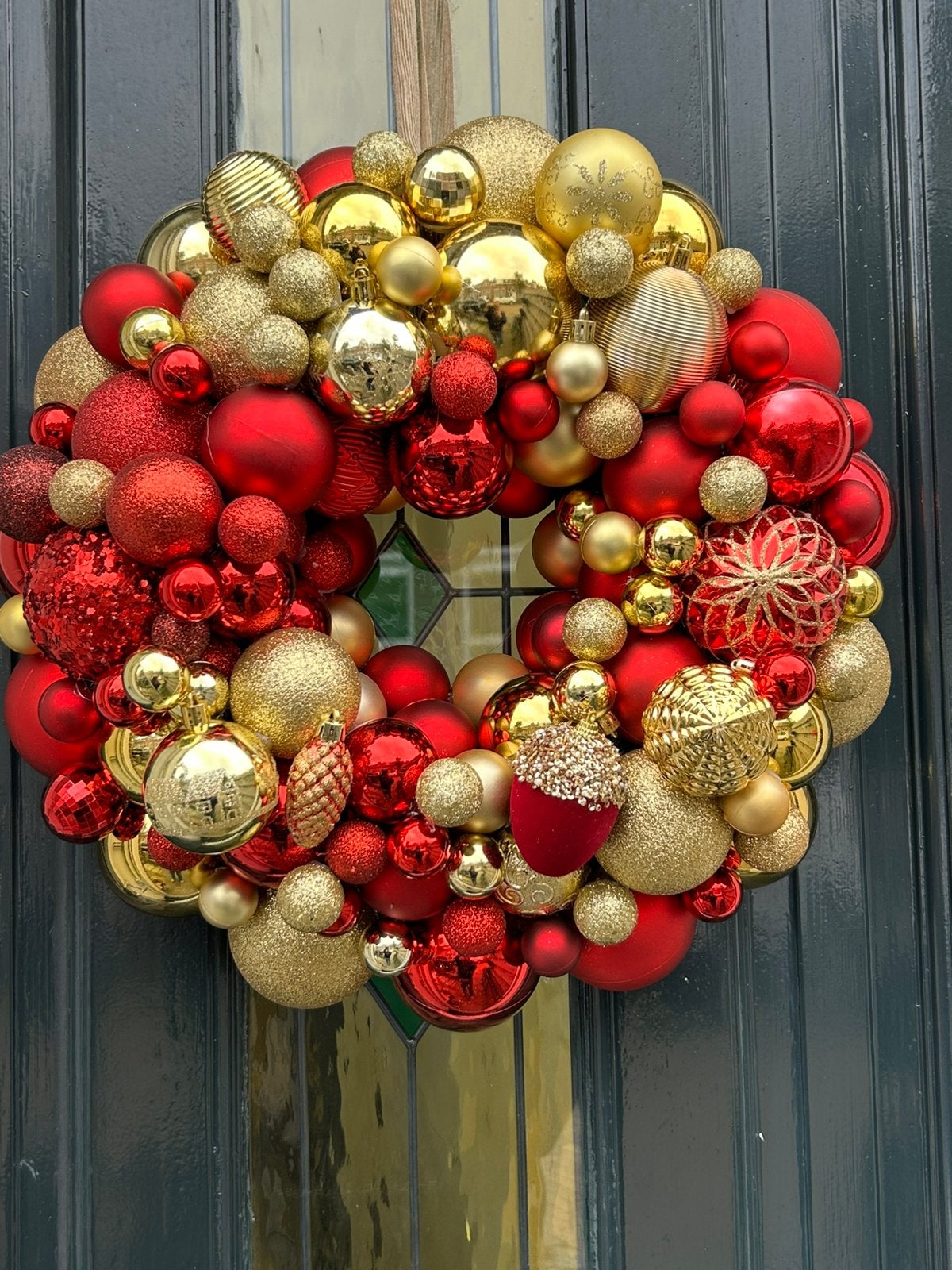 Handgemaakte kerstkrans rood goud, Krans, 45 cm, Nieuw, Ophalen of Verzenden