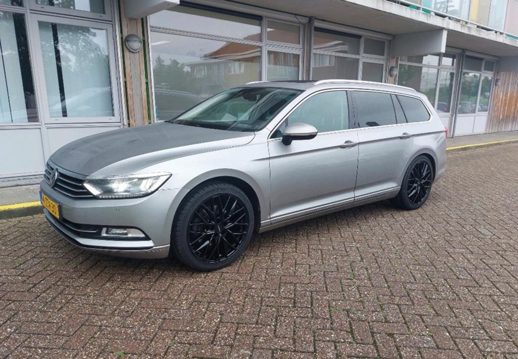 Volkswagen Passat 1.6 TDI BMT Variant 2015 VIRTUAL COCKPIT, 4 cilinders, Adaptive Cruise Control, 1600 cc, Leder en Stof