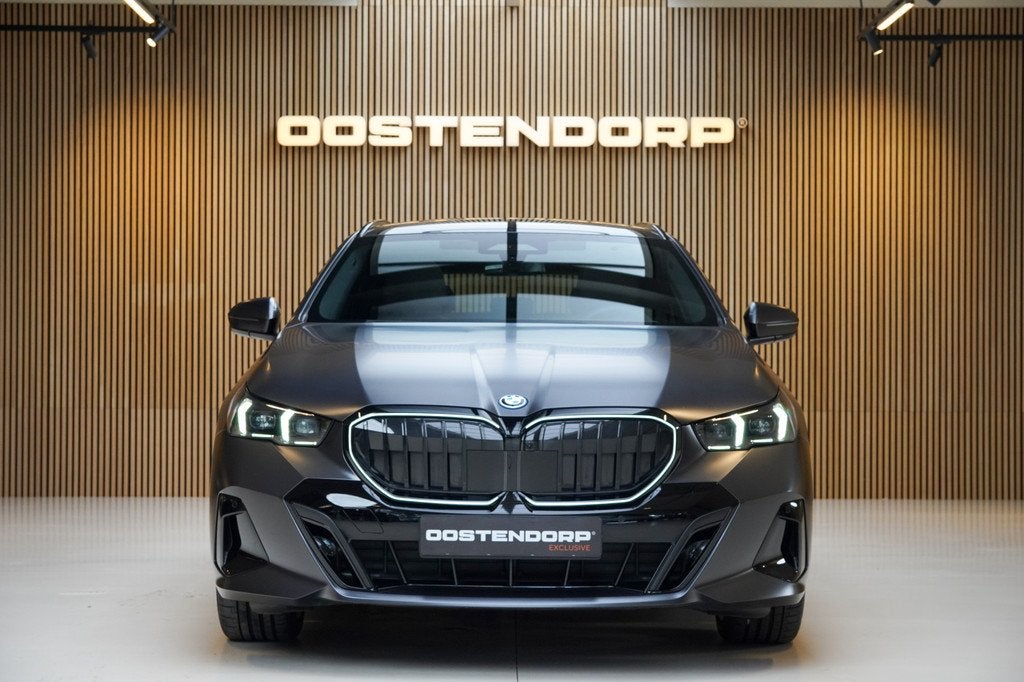 BMW 5 Serie Touring 530e/299pk M Sport xDrive|2024|Panoramad, Automaat, 1998 cc, Gebruikt, 4 cilinders
