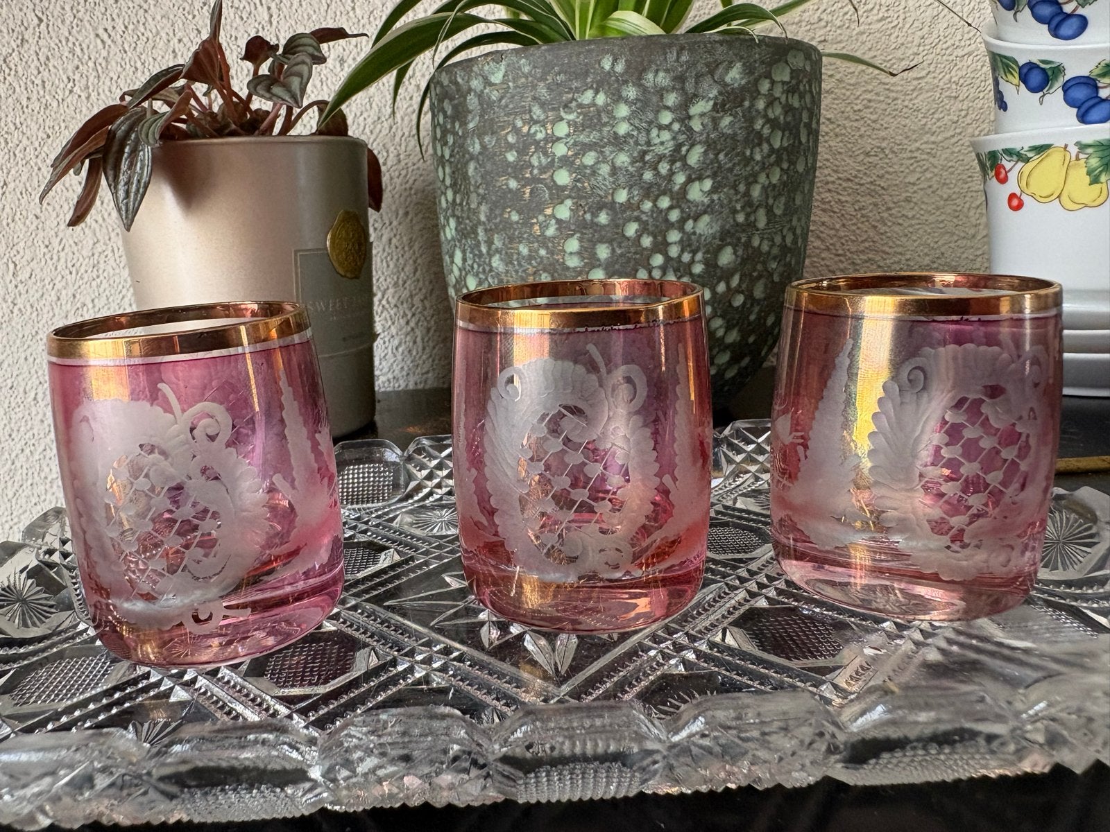 Unieke Vintage Handgeblazen Roze Glaasjes met Gouden Rand, Antiek en Kunst, Ophalen of Verzenden