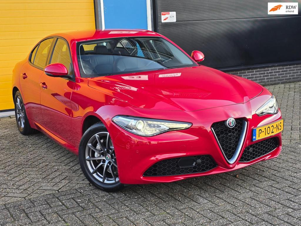 Alfa Romeo Giulia 2.0T Sport / AUT / ECC / Elek Pakket / Stu, Automaat, 745 kg, Achterwielaandrijving, Euro 6