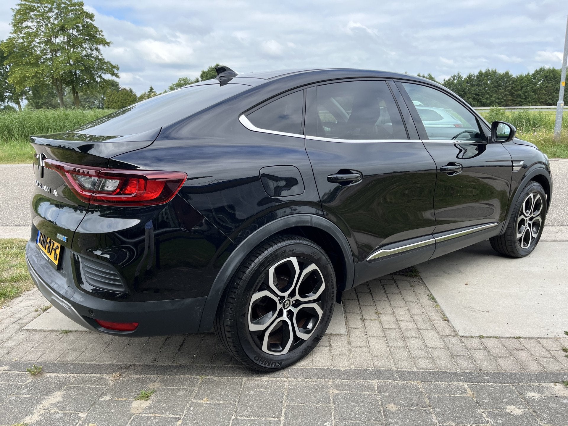 Renault Arkana 1.6 E-Tech Hybrid 145PK Intens / Dealer onder, Auto's, Gebruikt, 4 cilinders, Zwart, Bedrijf