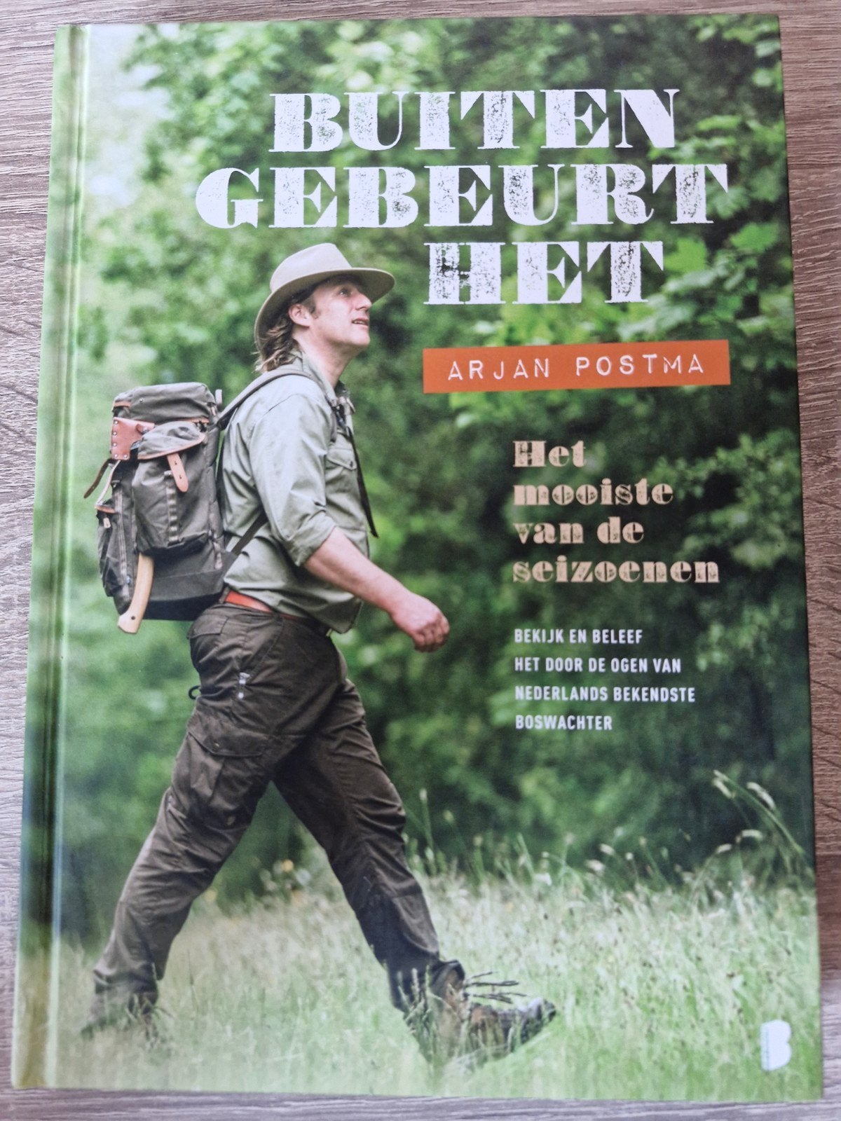 Buiten Gebeurt Het - Arjan Postma - Mooiste van de seizoe, Boeken, Natuur, Nieuw, Ophalen of Verzenden, Natuur algemeen, Arjan Postma