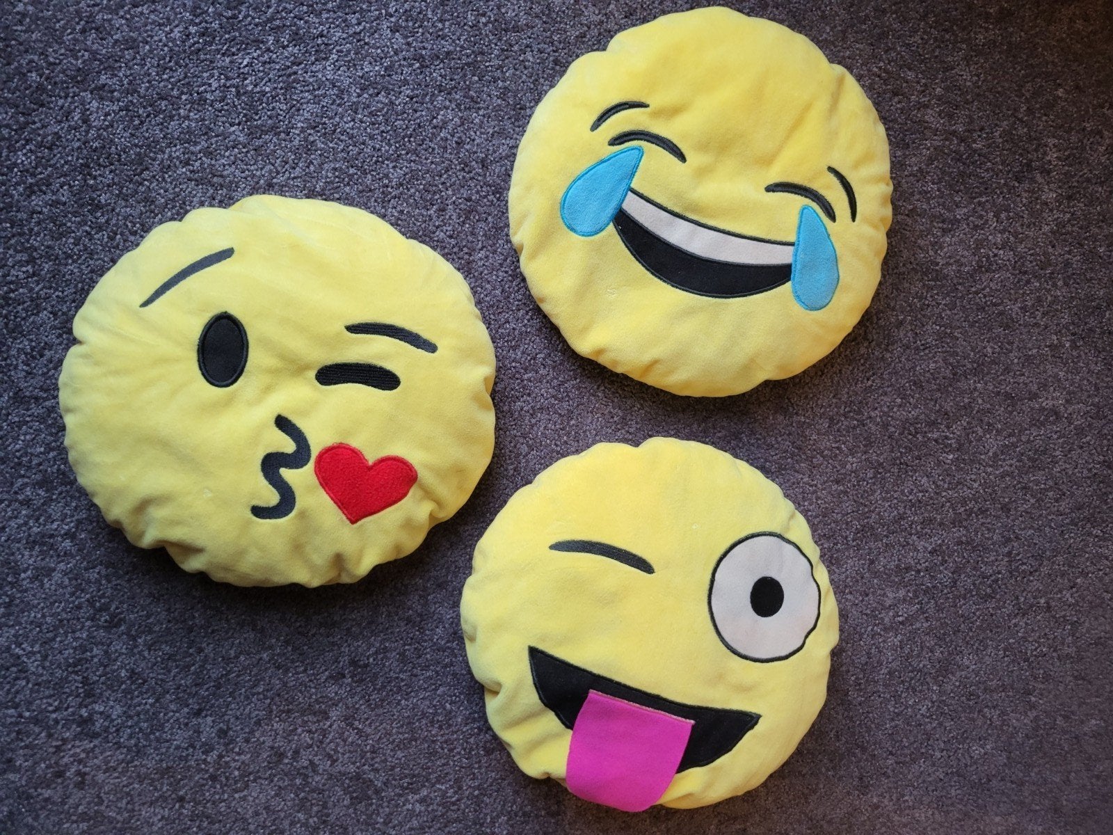 Drie mooie kussens emoji, geborduurd., Ophalen of Verzenden